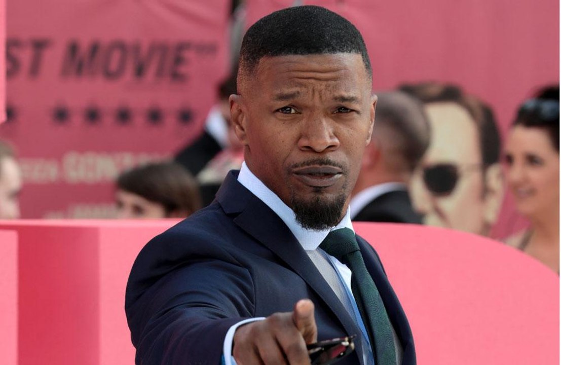 Jamie Foxx pleas for end to gun violence