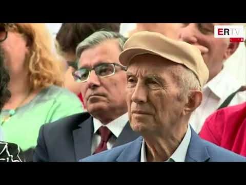 NJE BUST PER EQEREM ÇABEJ, KRYEMINISTRI EDI RAMA VLERESON FIGUREN E GJUHETARIT TE NJOHUR LAJM