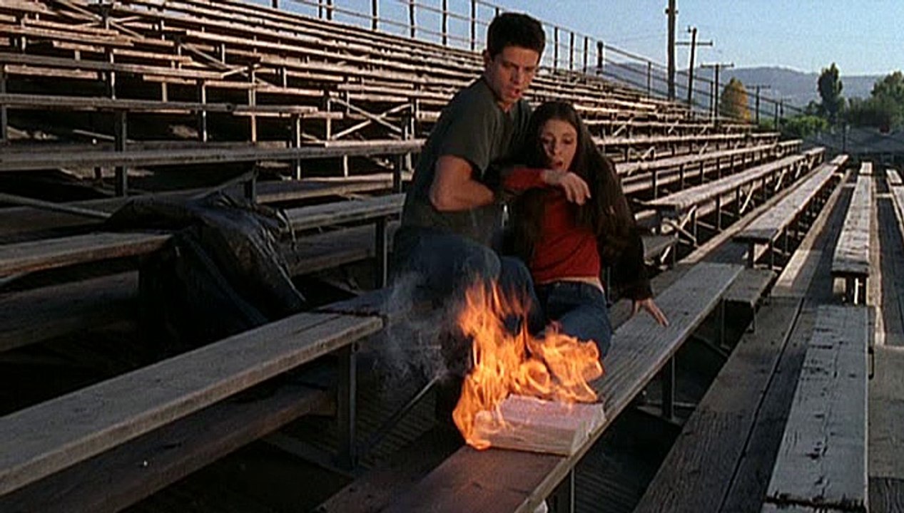 Roswell - 3x12 - Ch-Ch-Changes