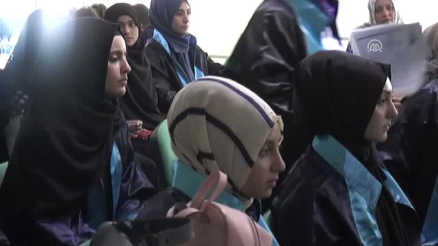 KKTC'de Başörtülü Öğrenciler Diplomalarına Kavuştu - Lefkoşa