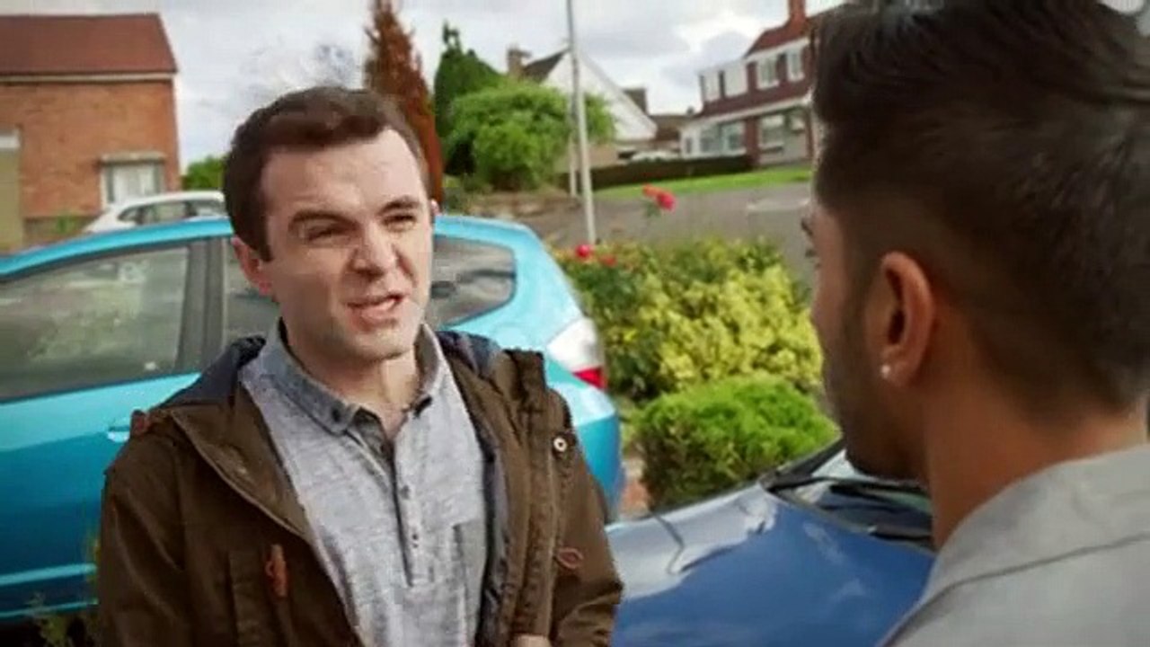Two Doors Down S01E01