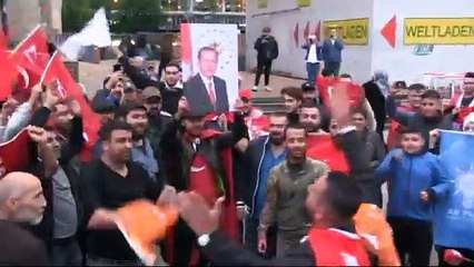 Cumhurbaşkanı Erdoğan’ın Zaferi Yurt Dışında da Coşkuyla Kutlandı
