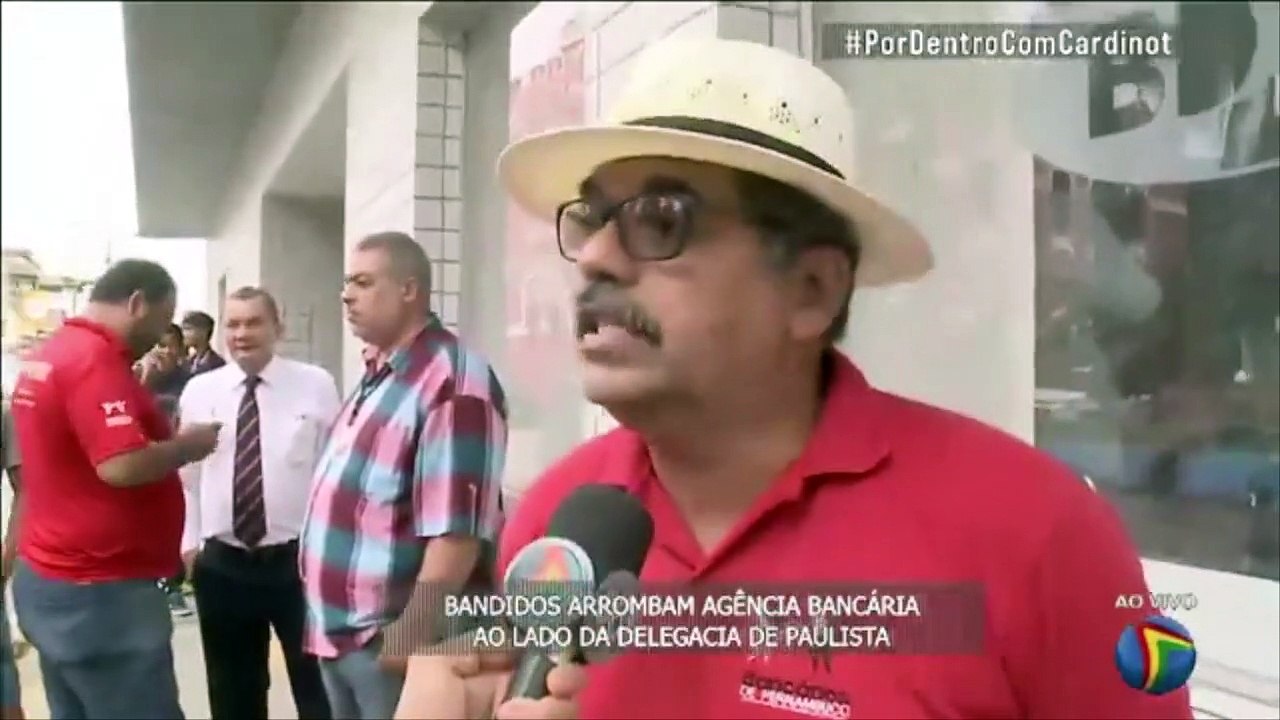 Bandidos arrombam banco em Paulista e levam dinheiro do cofre