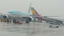 [속보] 김포공항에서 아시아나-대한항공 항공기 충돌 / YTN