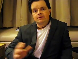 Full-Time Day Job VS  Full Time Entrepreneur - How to Create a Business Plan