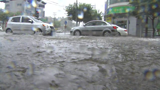 [날씨] 심상찮은 장마...게릴라성 호우 쏟아진다 / YTN