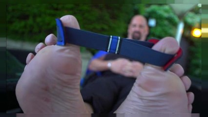 شاهد: مصارعة أصابع القدم... أغرب رياضة في بريطانيا