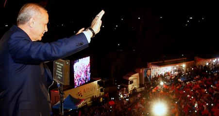 Seçimi Bilen Anketçi, AK Parti'yi Uyardı: Mesajı Alamazlarsa Büyük Sıkıntı Yaşarlar