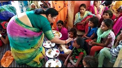 Indian Minister organises frog wedding to 'appease rain gods'