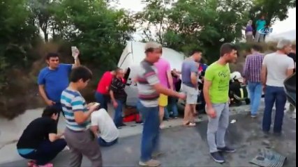Ters Yönde Seyreden Ticari Araç Otomobille Çarpıştı: 2’si Ağır 5 Yaralı