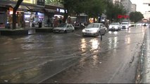 İstanbul Valiliğinden Kritik Uyarı: Öğle Saatlerinde Sağanak Yağışa Karşı Hazırlıklı Olun