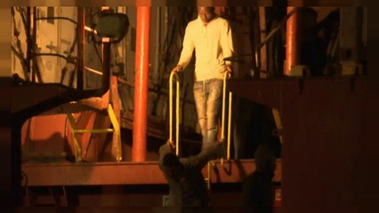 Italy allows migrant rescue ship to dock at Sicilian port