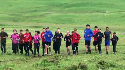 Yüksekovalı kayakçılar kış sporları için hazırlanıyor - HAKKARİ