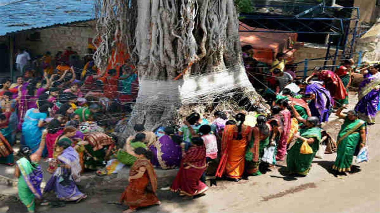वट सावित्री व्रत पूजा विधि और सामग्री | Vat Savitri Vrat & Puja vidhi | Boldsky