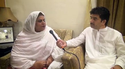 ساره کامران د یو سکول پرنسپله ده. د طالب علمۍ په وخت د ساره کامران د مېران شاه د هلکانو د کالج یوازینۍ طالب علمه وه. د وي او ای ډیوه خبریال احسان محمد خان د سار