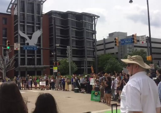 Anti-ICE Protesters Gather Near Homeland Security Offices in Pittsburgh