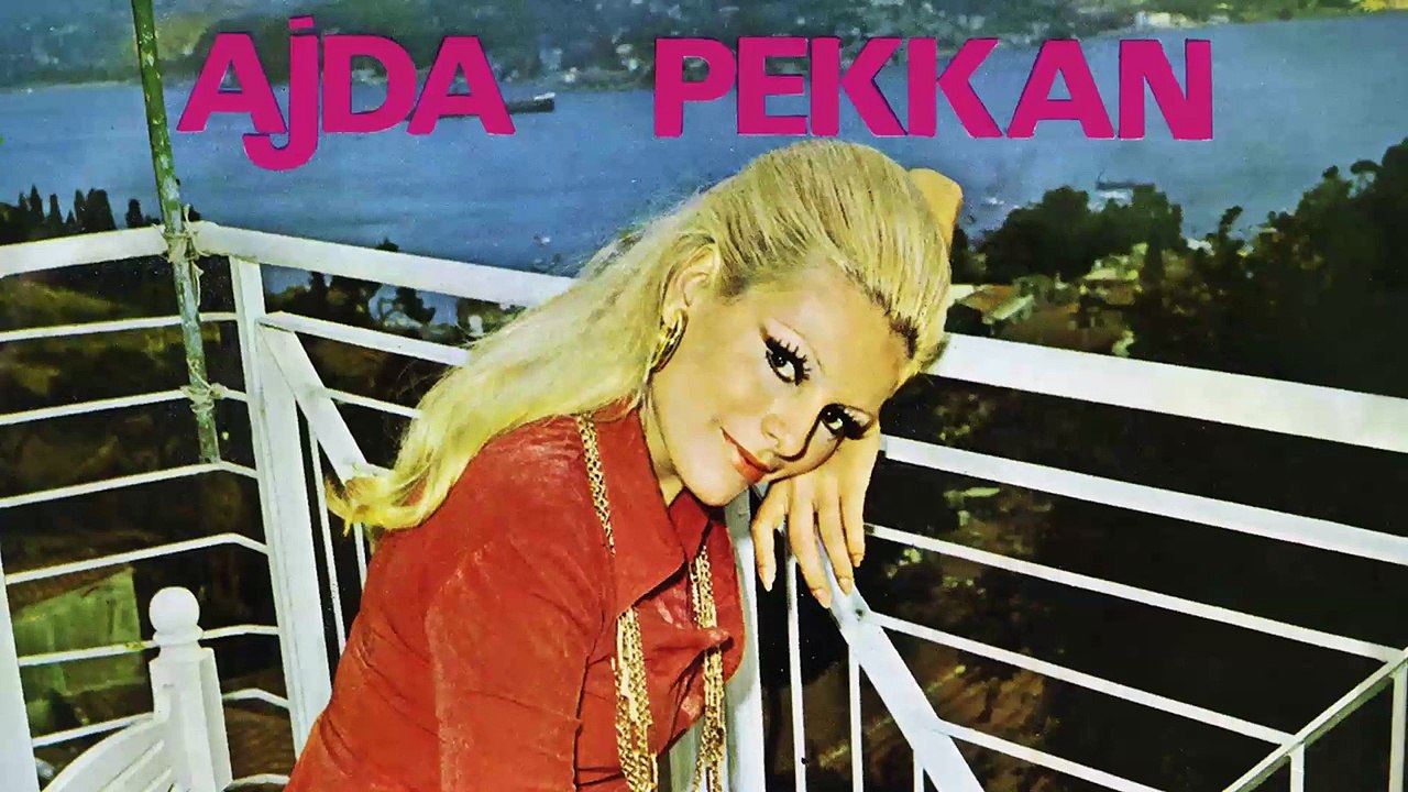 Ajda Pekkan - Sen Bir Yana Dünya Bir Yana (45'lik)