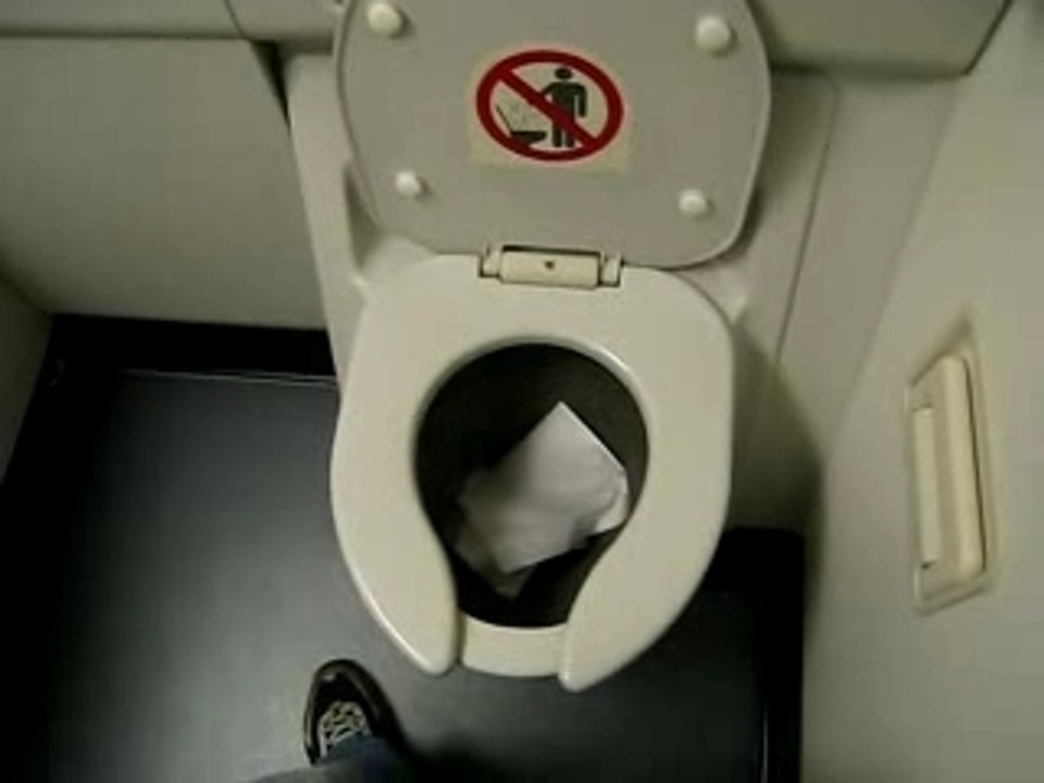 Les toilettes d'un Boeing