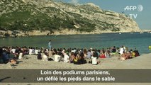 A Marseille, un défilé Jacquemus les pieds dans le sable