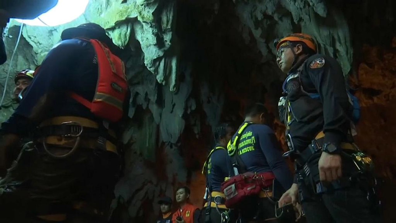 Thailand bangt um eingeschlossene Jugendliche in einer Höhle