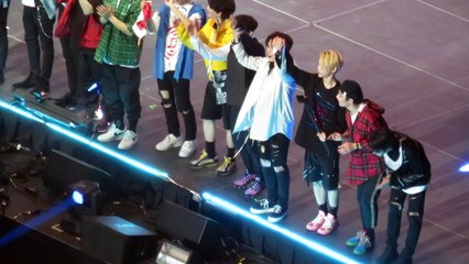 Kcon NY 2018 - The performers at the end waving