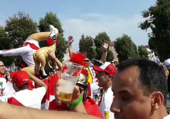Peru, Australia Fans Celebrate as Both Teams Face World Cup Elimination