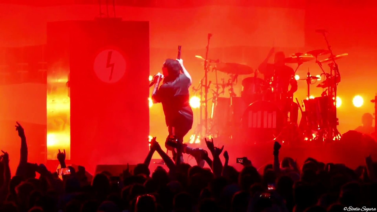 Marilyn Manson - Angel With the Scabbed Wings (Festival de Nimes)[Heaven Upside Down Tour]
