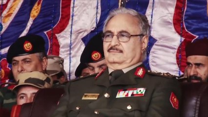 ليبيا.. حفتر يسلم الحقول والموانئ النفطية للموالين له