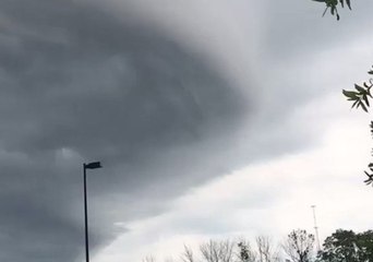 Shelf Cloud Leads Stormy Weather in Lexington, Kentucky