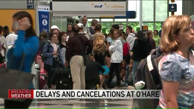 More Than 500 Flights Canceled at Chicago's O'Hare Airport Due to Weather