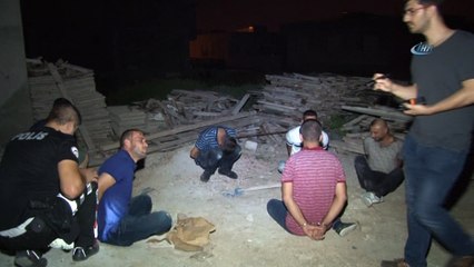 Polis kurşunlanan iş yerini incelediği sırada, iş yeri tekrar kurşun yağmuruna tutuldu