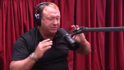 Alex Jones explique Evangelion à Joe Rogan