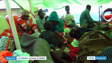 Migrants : le bateau humanitaire "Lifeline" accoste à Malte