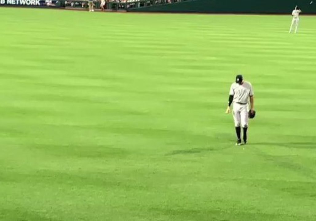 Yankees Outfielder Aaron Judge Plays Catch With Young Fan in the Stands
