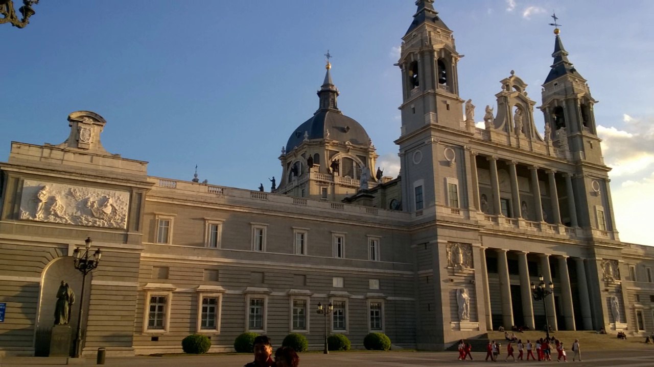 Palacio Real De Madrid (Royal Palace) - Tourist Attraction, Spain Holidays