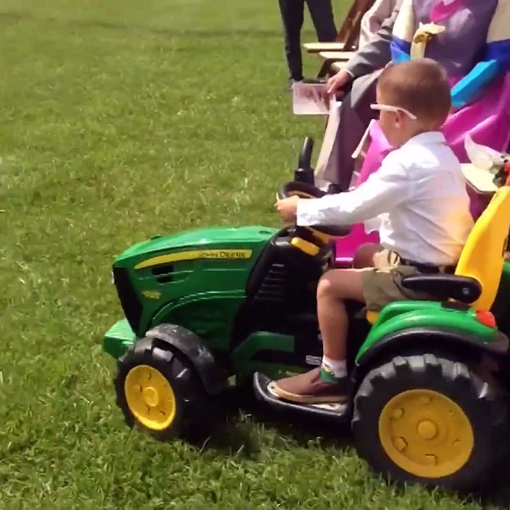 These wedding fails are hilarious Follow Howlers for more!