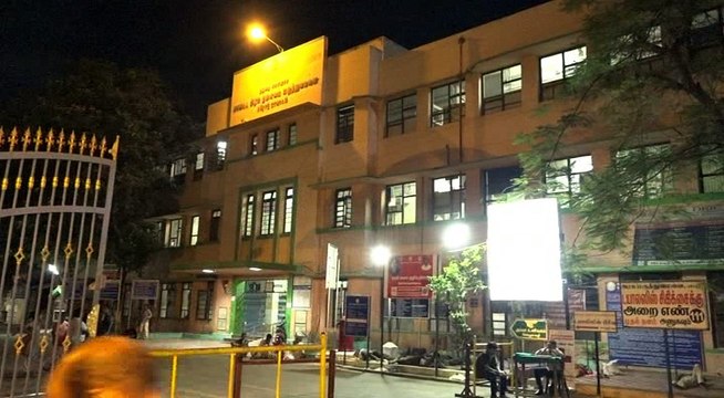 பெண்ணிடம் சில்மிஷம்.. தட்டி கேட்ட நடத்துனருக்கு அடி உதை!!-வீடியோ