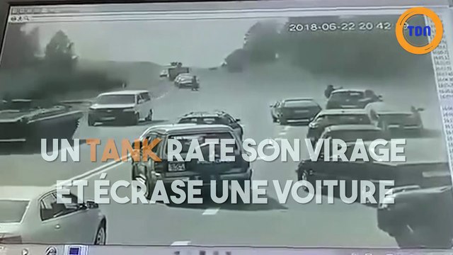 Un tank rate son virage et écrase une voiture