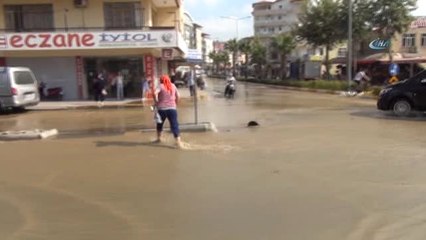 Manavgat 35 Derece Sıcakta Su Baskını Yaşadı