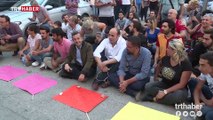 CHP’liler parti genel merkezinin önünde oturma eylemi başlattı
