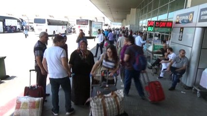 Tatilden dönen minik Efe'nin yüzüne otobüste kaynar su döküldü