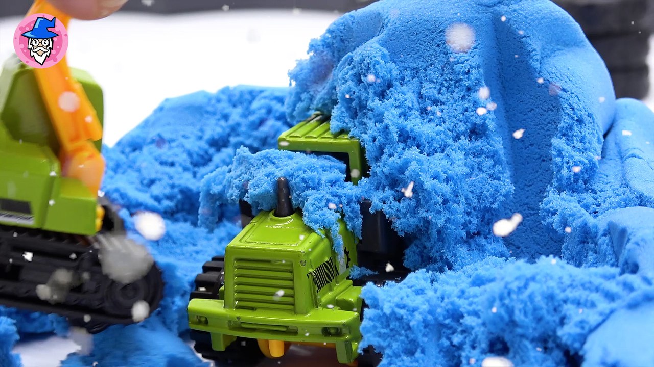 Let's play with various construction toys~! Truck, Roller, Tractor, Excavator.