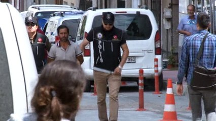 Minik kız uyuşturucu şüphelisi babasını böyle bekledi