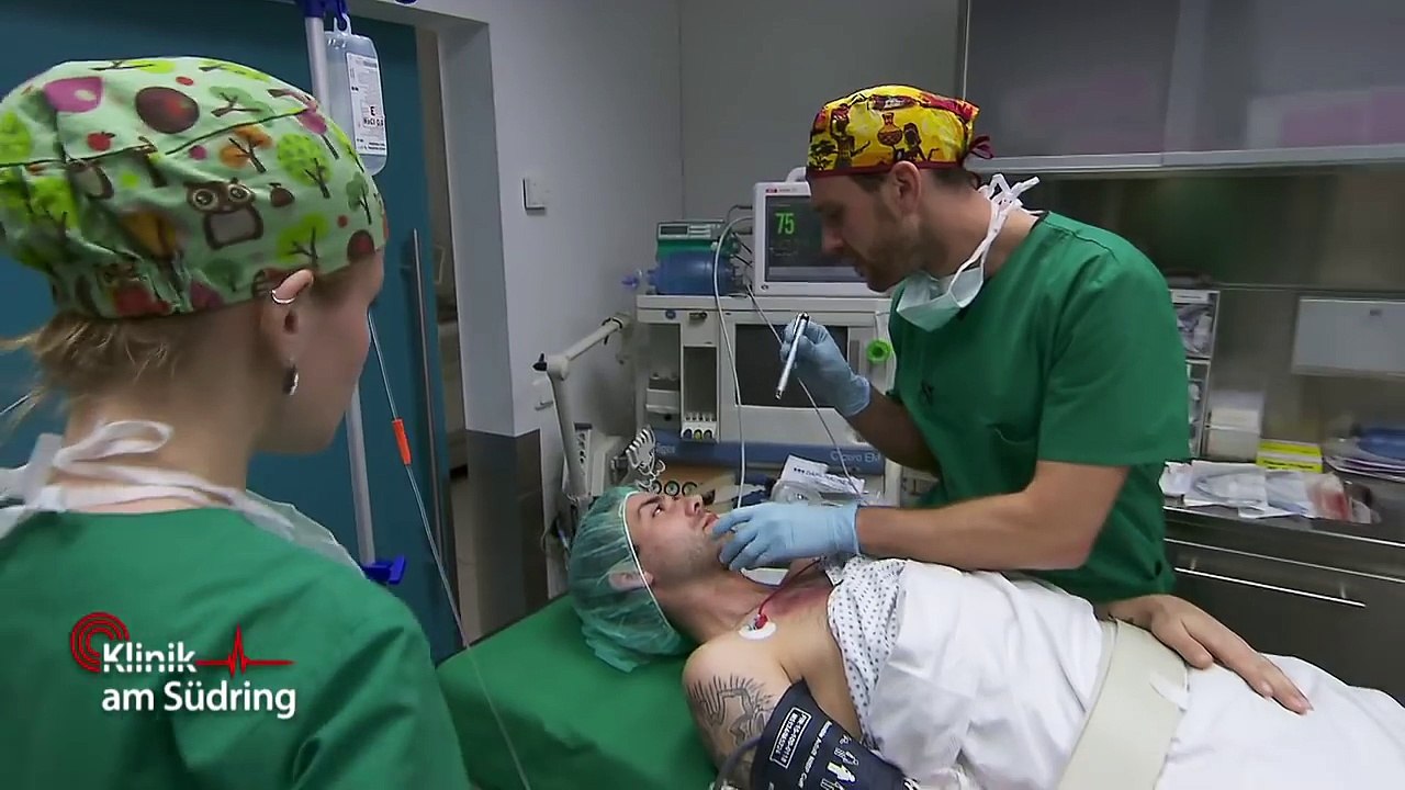 Mann soll wach operiert werden! | klinik am südring | sat.1 tv