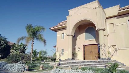 لما هيفا وهبي تعمل حالها كيوت وتحكي إنكليزي هههههههه أتحداك ما تعيد الفيديو