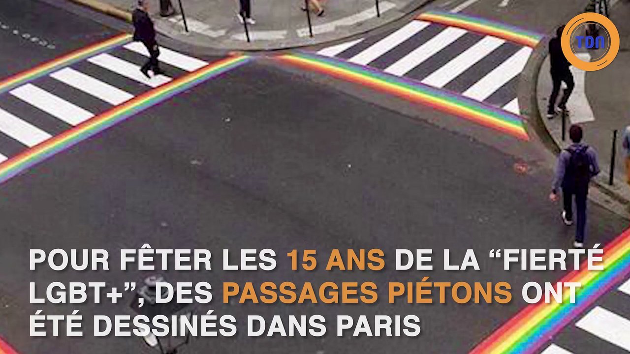 Des passants redessinent sur les passages piétons colorés du Marais