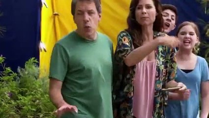Speechless S02E01 W-E--WE'RE B-A--BACK!