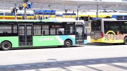 Hollanda'da binlerce otobüs şoförü zam talebiyle greve gitti - UTRECHT