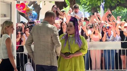 William encontra jovens e presidente palestino