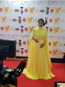 MAD VMA 2018: H άφιξη της Στικούδη στο κόκκινο χαλί